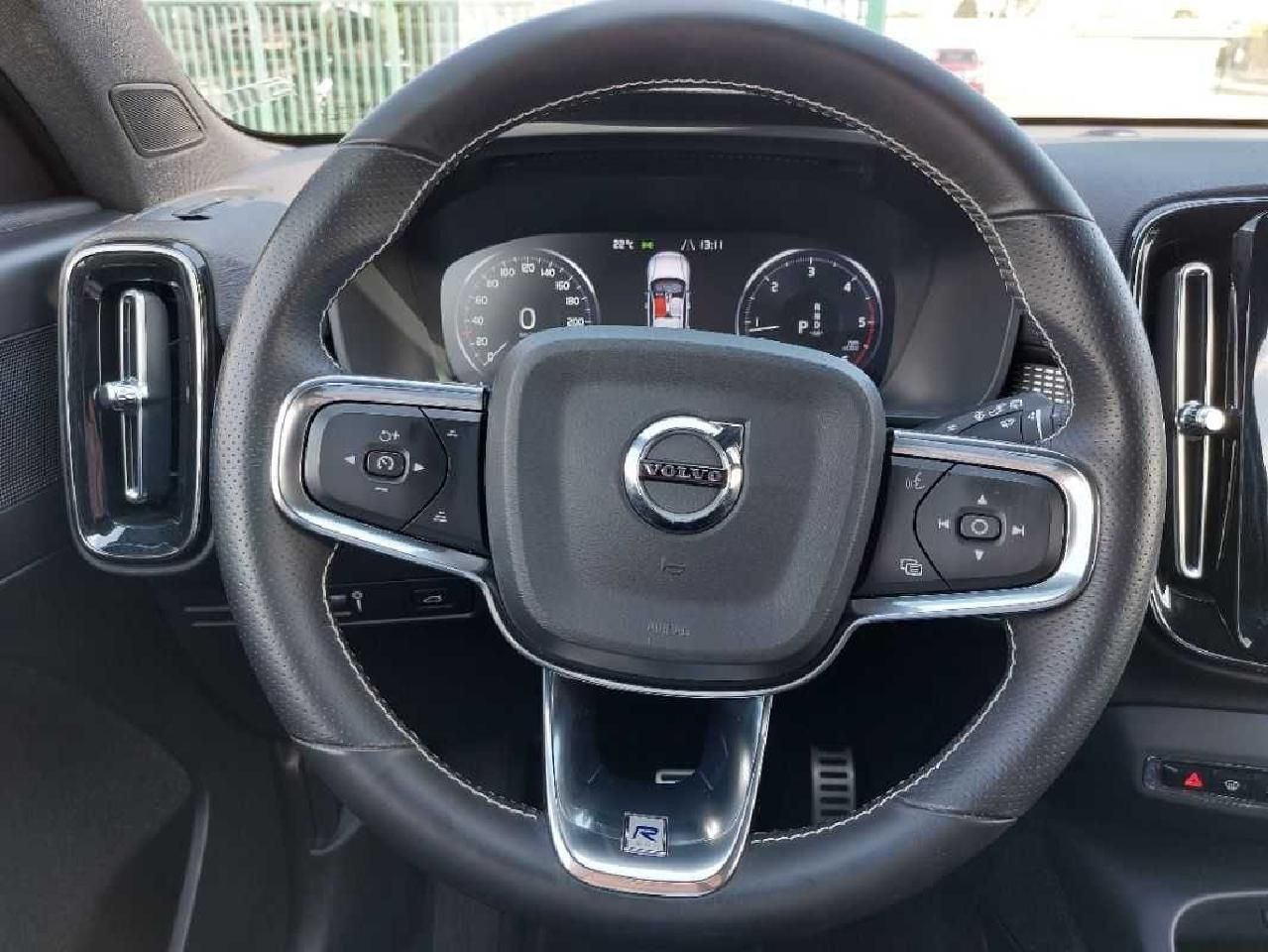 Fahrzeugabbildung Volvo XC40 R Design AWD*Winterpaket*LED