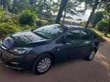 Opel Autos Opel Astra j - : Autos