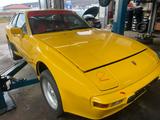 Porsche 944   Rennwagen - Porsche: Renn