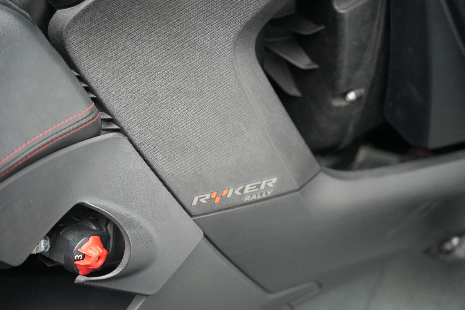 Fahrzeugabbildung Can-Am D Ryker Rally 900 INT 23