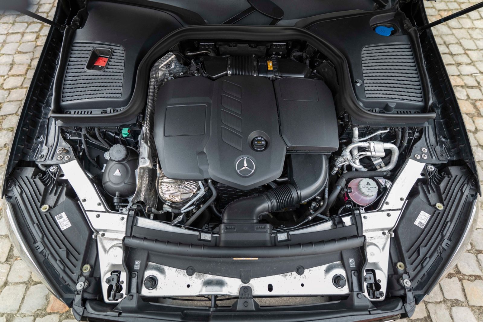 Fahrzeugabbildung Mercedes-Benz GLC 300d e 4Matic AMG BURMESTER 360° PANO M+S
