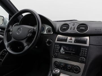 Fahrzeugabbildung Mercedes-Benz CLK 200 Coupe Kompressor Avantgarde Sitzhzg Temp