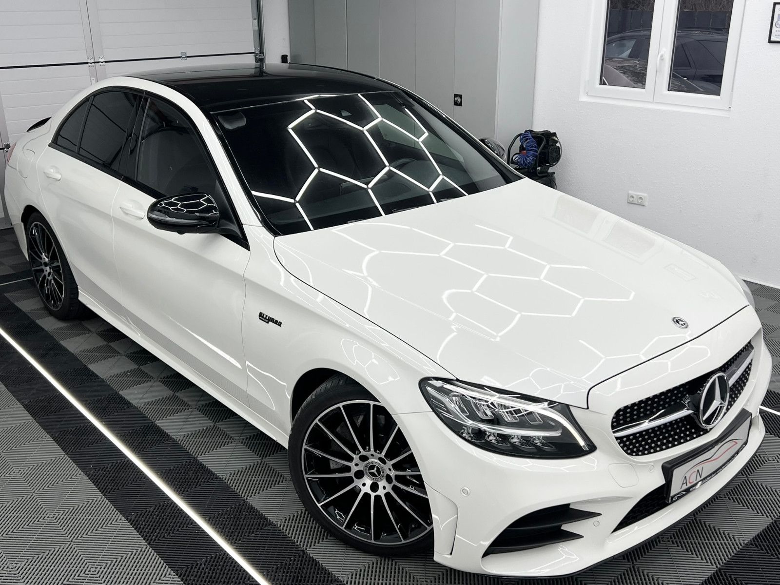 Fahrzeugabbildung Mercedes-Benz C 300 Lim. AMG-LINE/360*/BURMESTER/WIDESCREEN