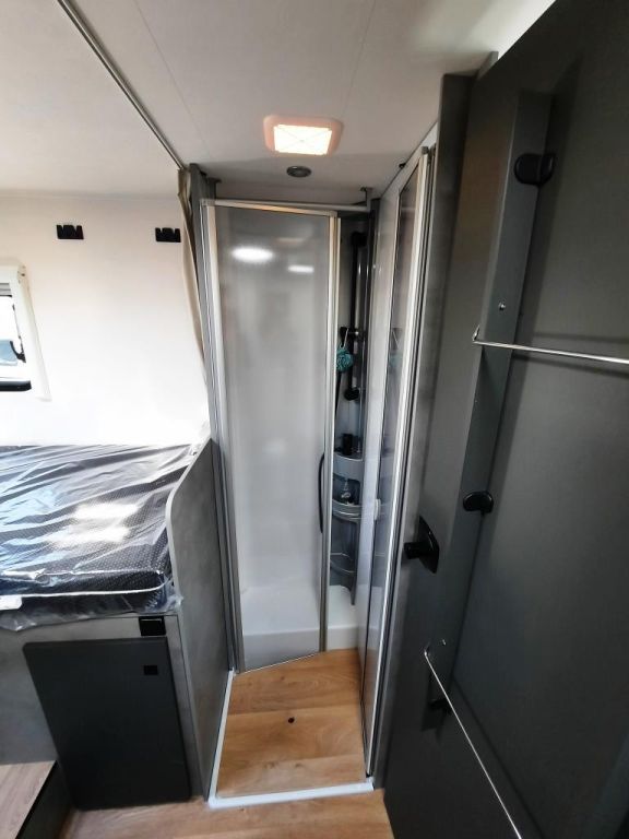 Fahrzeug Übersicht 16 Fahrzeugabbildung Crosscamp EXPDN 7.4 E Verfüg./Sparen Sie 5.558,- €