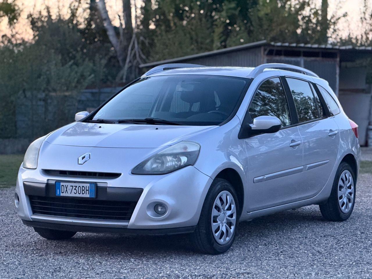 Renault Clio 2009 — rear view