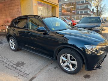Alfa-Romeo Stelvio - 11