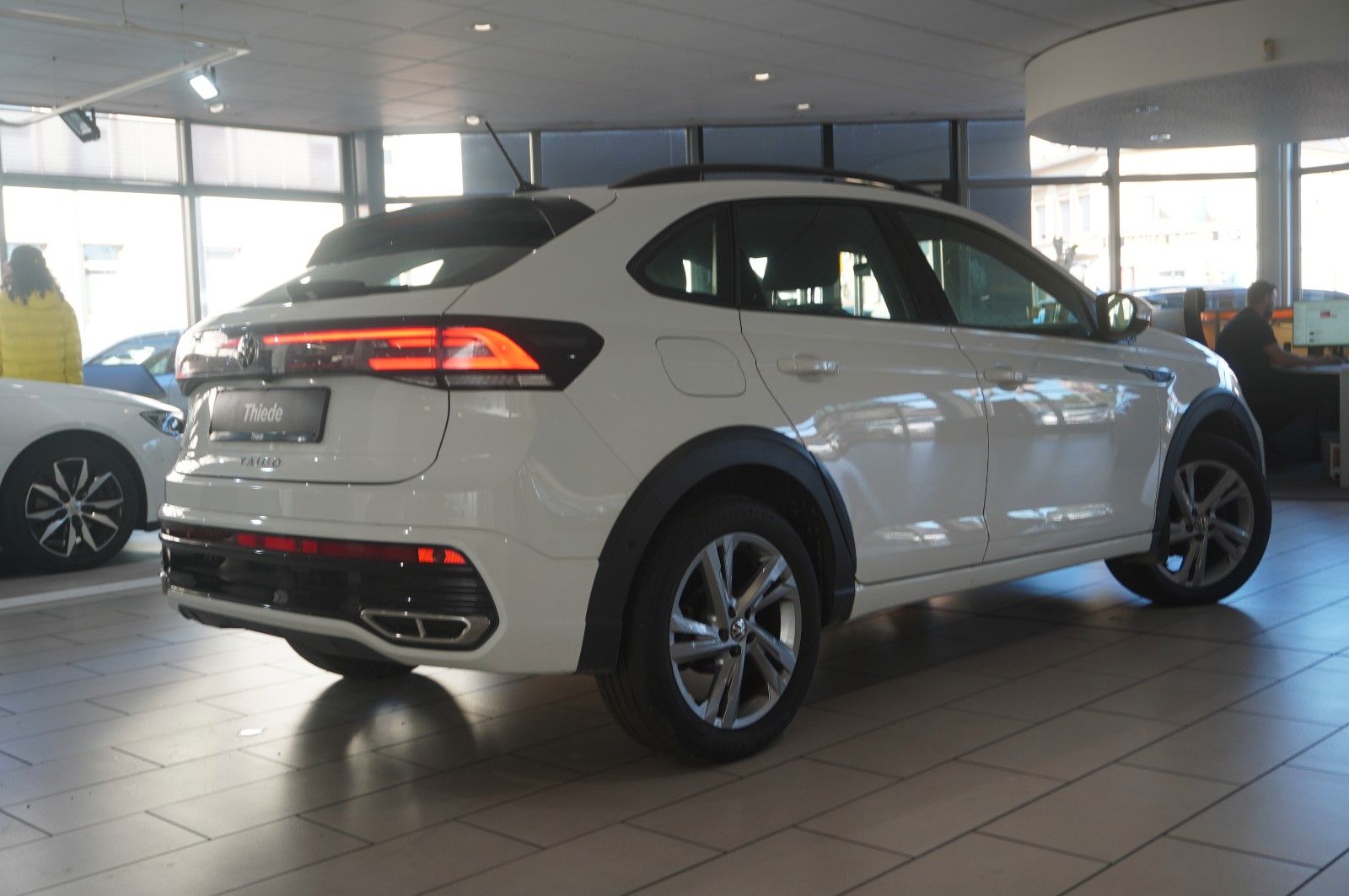 Fahrzeugabbildung Volkswagen Taigo 1.0 TSI R-LINE DSG NAVI/LED/KAMERA/SH/DAB+