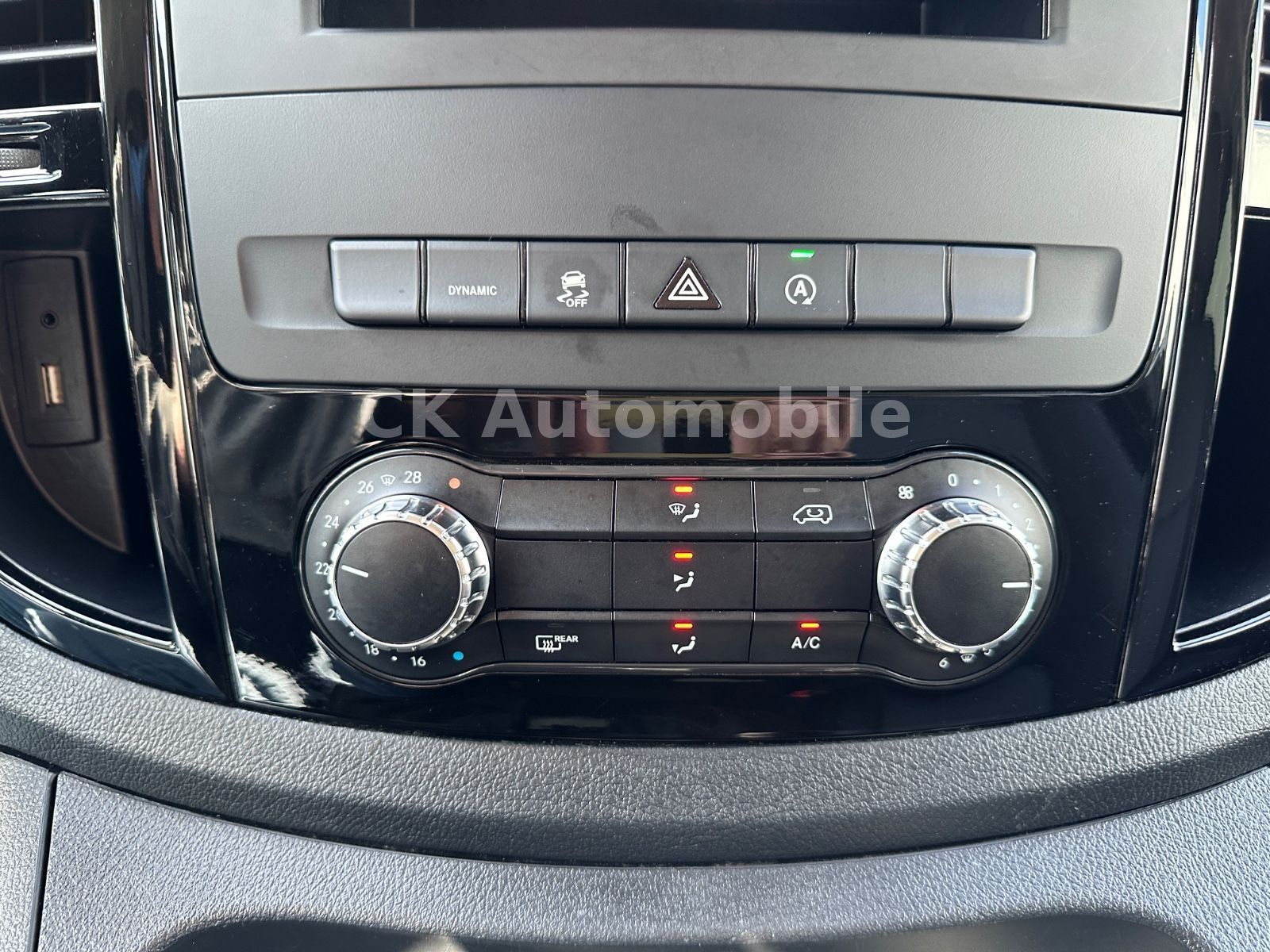 Fahrzeugabbildung Mercedes-Benz Vito Mixto 119 Lang Autom./5 Sitze/Navi/LED/AHK