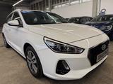 Hyundai i30 cw-1,4-140 Ps-Sitzheiz-Lenkradheiz-1 Hand- - Hyundai i30: Ps