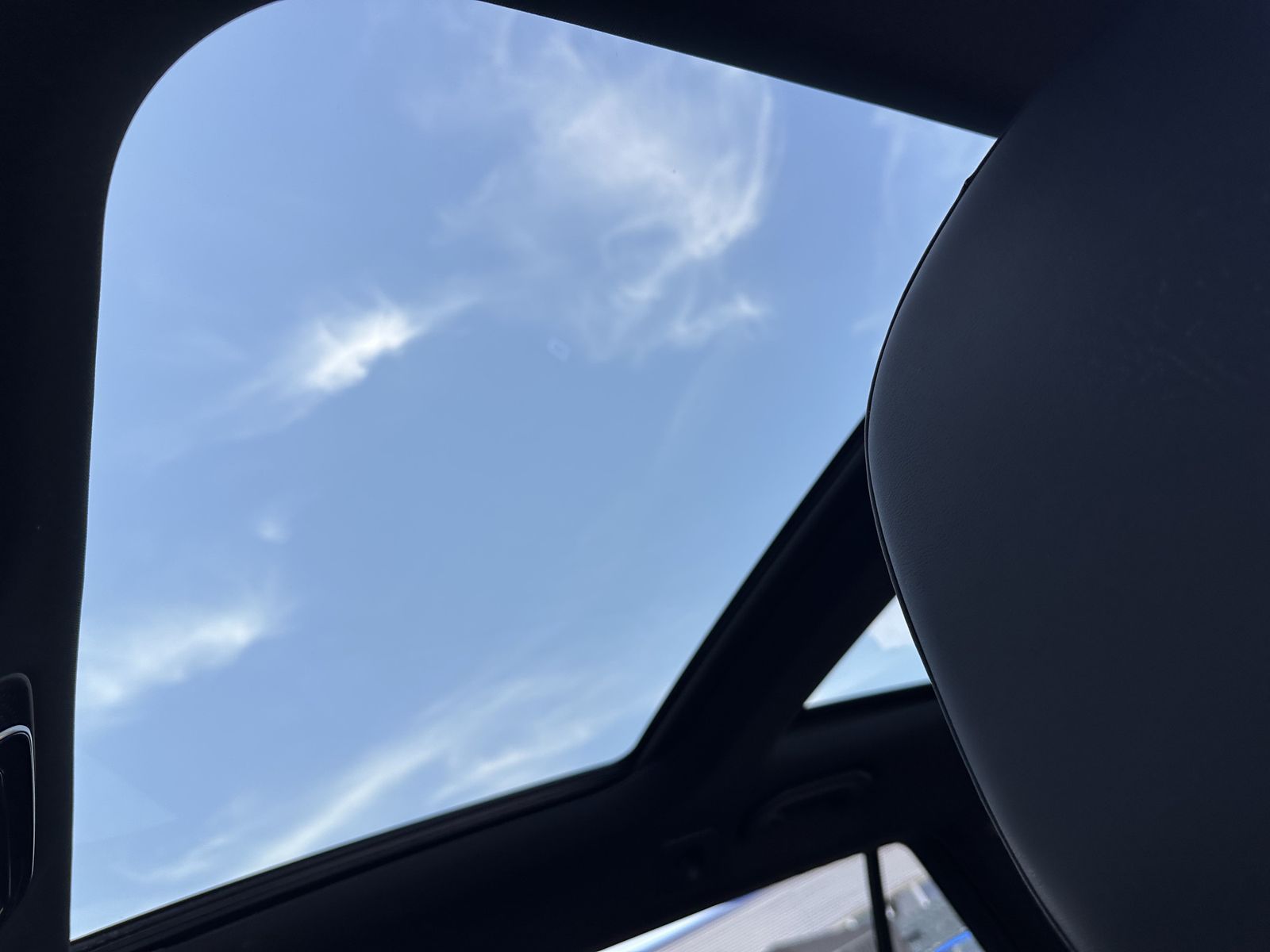 Fahrzeugabbildung Mercedes-Benz C 220d T AMG -Line NAV+LED+ACC+AHK+KAMERA+19ZOLL