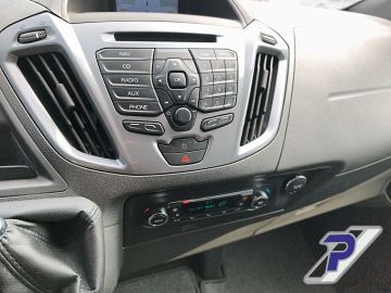 Ford Tourneo Custom - 10