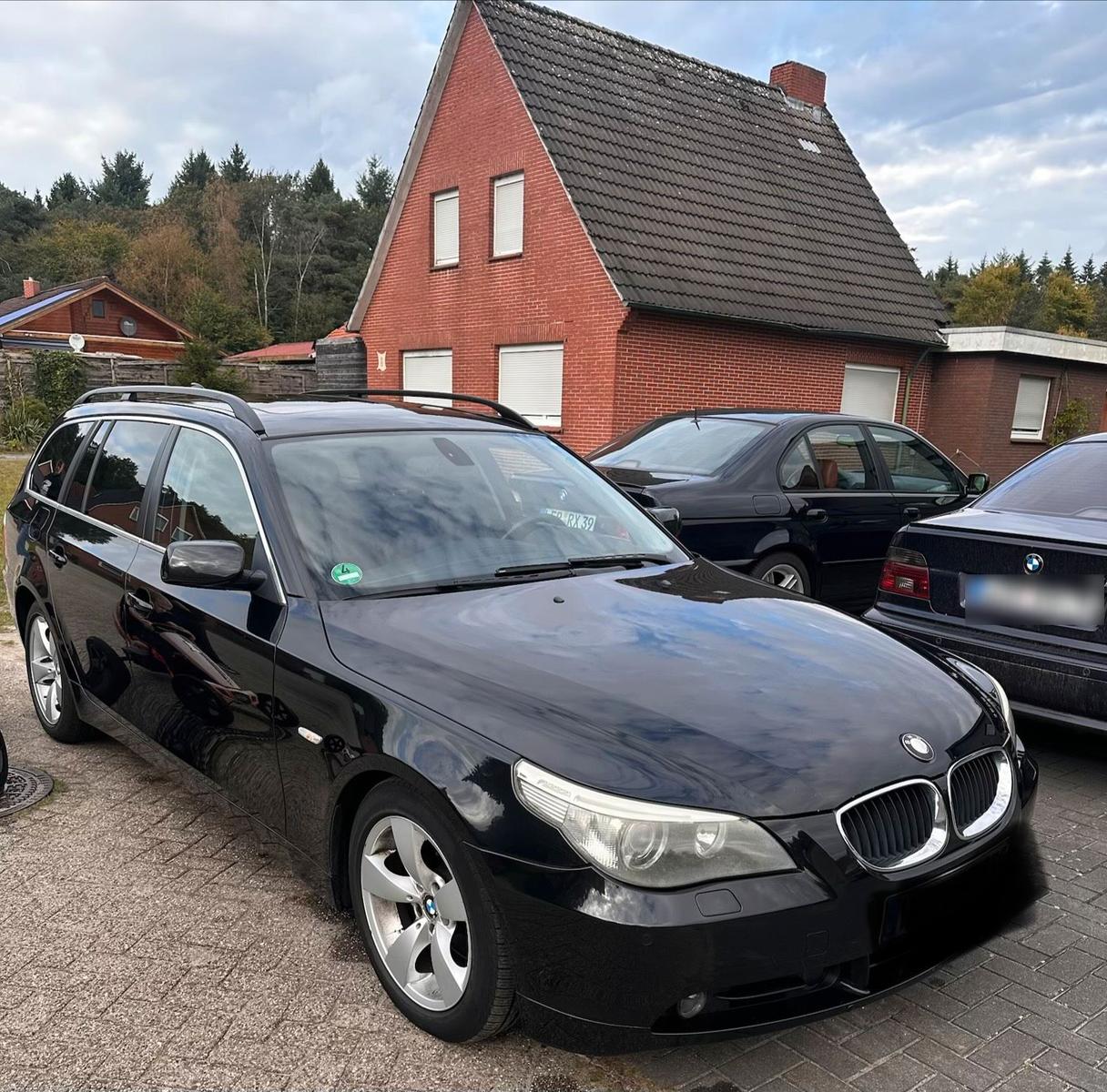 BMW 530 2005 — вигляд ззаду