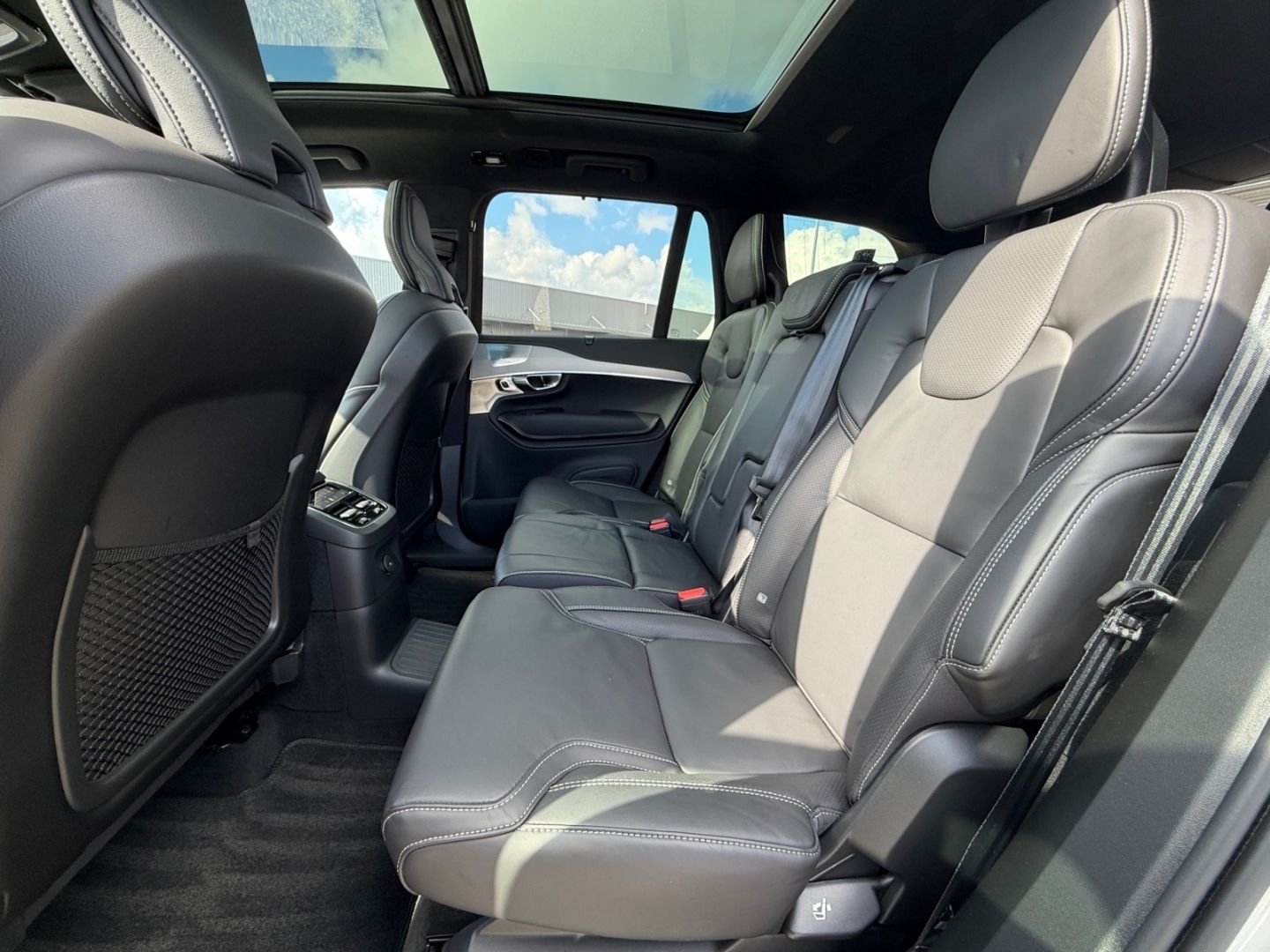 Volvo XC90 Ultra Dark Recharge Plug-In Hybrid AWD 7-Si foto 12