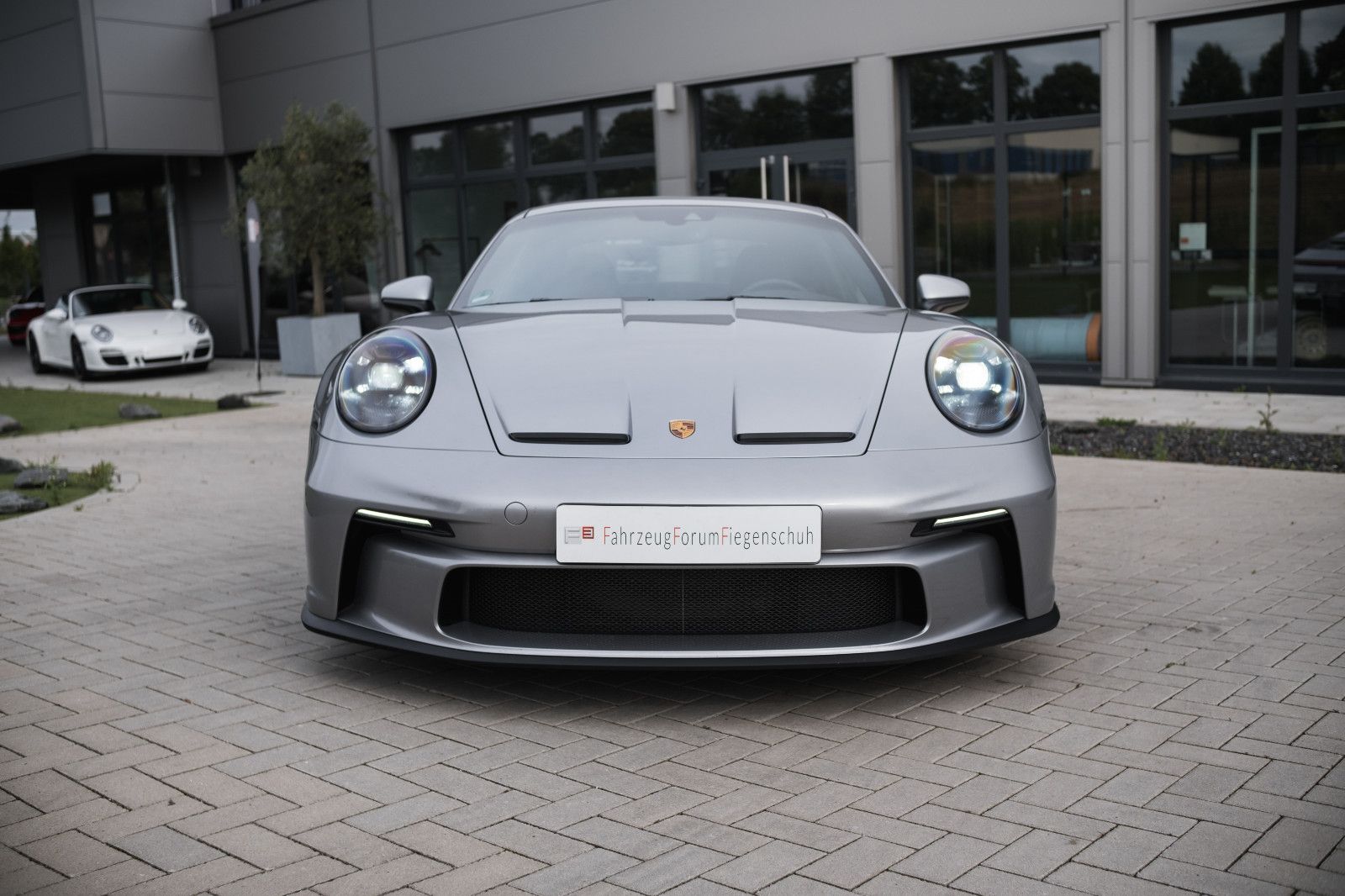 Fahrzeugabbildung Porsche 911/992 GT3 Touring-Lift-Bose-90L-18-Wege-Sitze