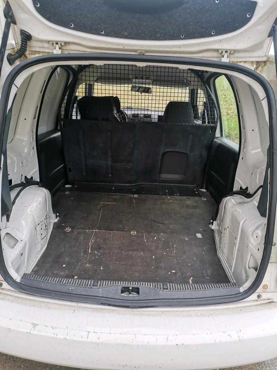Skoda Roomster 2009 — photo 15