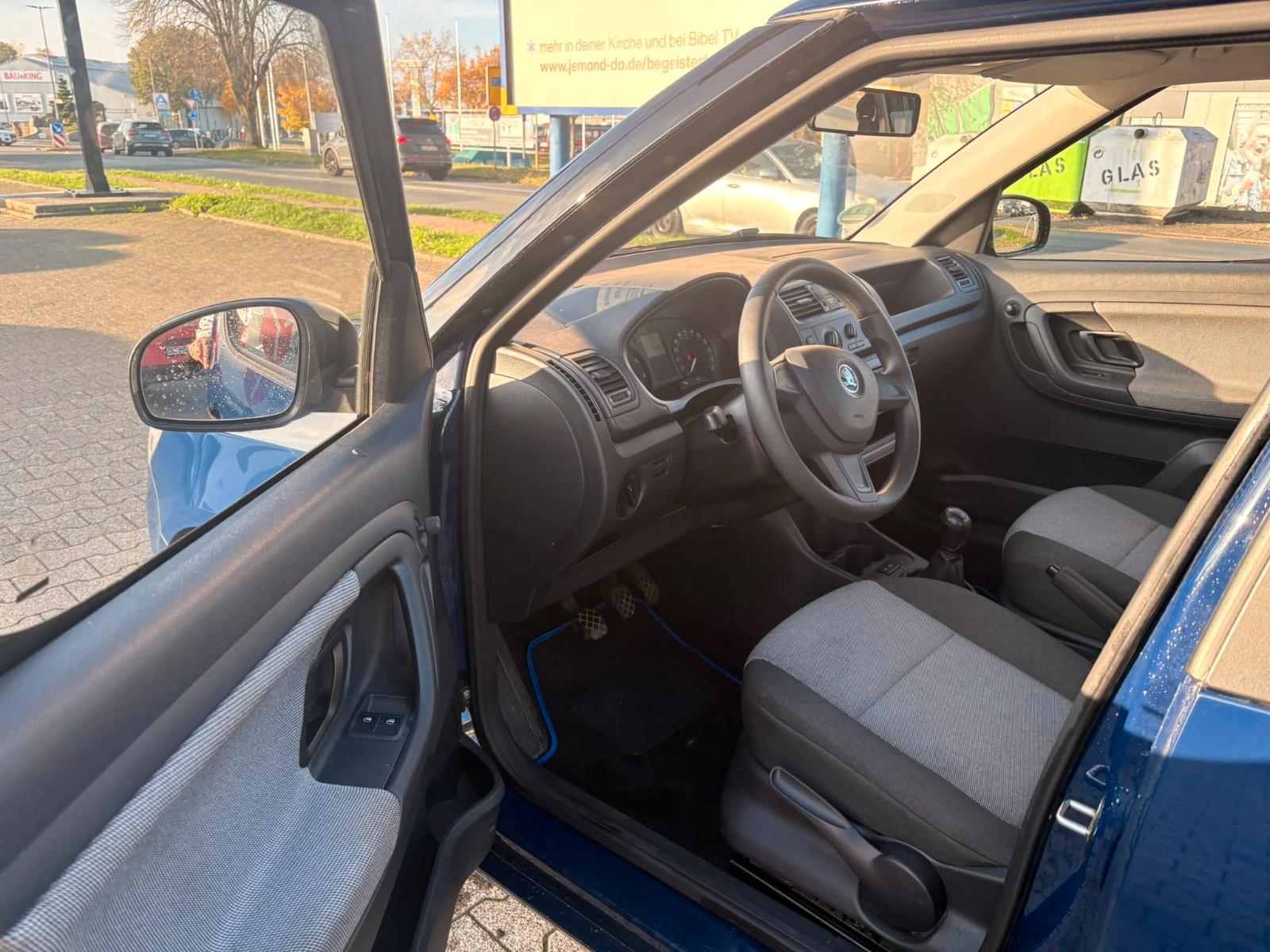 Skoda Roomster 2014 — фото 11