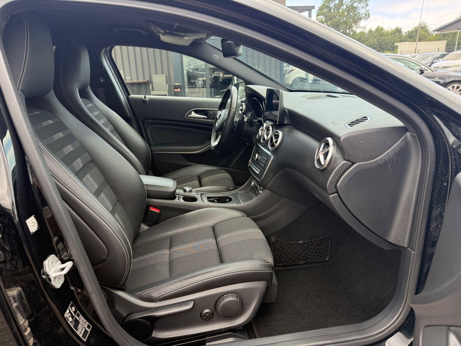 A 220 A A 220 CDI / d 4Matic*Aut.*EURO-6*NAVI*