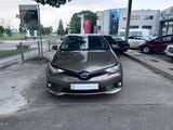 Toyota Auris Hybrid Team D - gebrauchte Toyota Auris aus dem Jahr 2019
