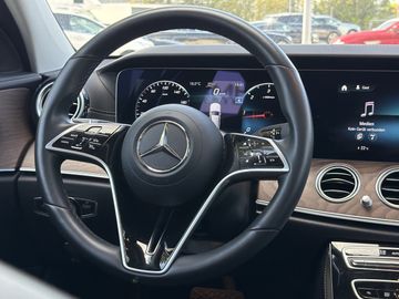 Mercedes E 200 - 7
