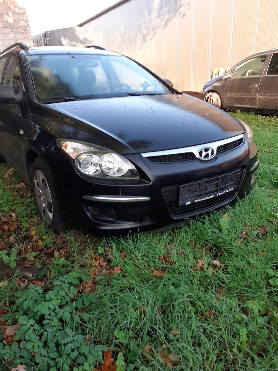 Hyundai i30 2010 — вигляд ззаду