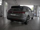 Volkswagen Touareg R-Line 3,0 l V6 TDI SCR 4MOTION 210 kW 2 - Volkswagen Touareg mit Diesel-Antrieb: Geländewagen, Automatik