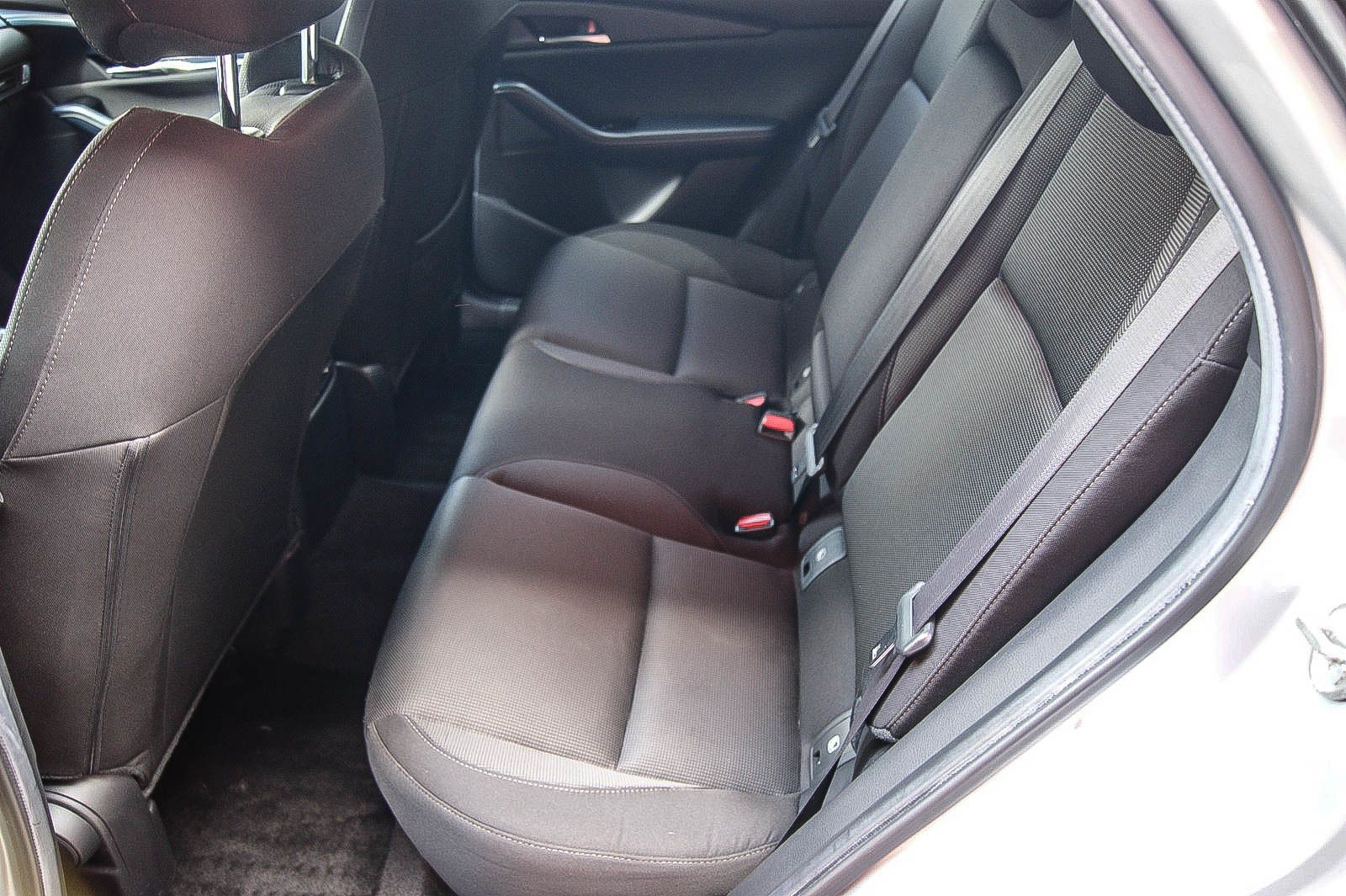 Fahrzeugabbildung Mazda CX-30 2.0 SKYACTIV-G M Hybrid DESIGN HEADUP LED