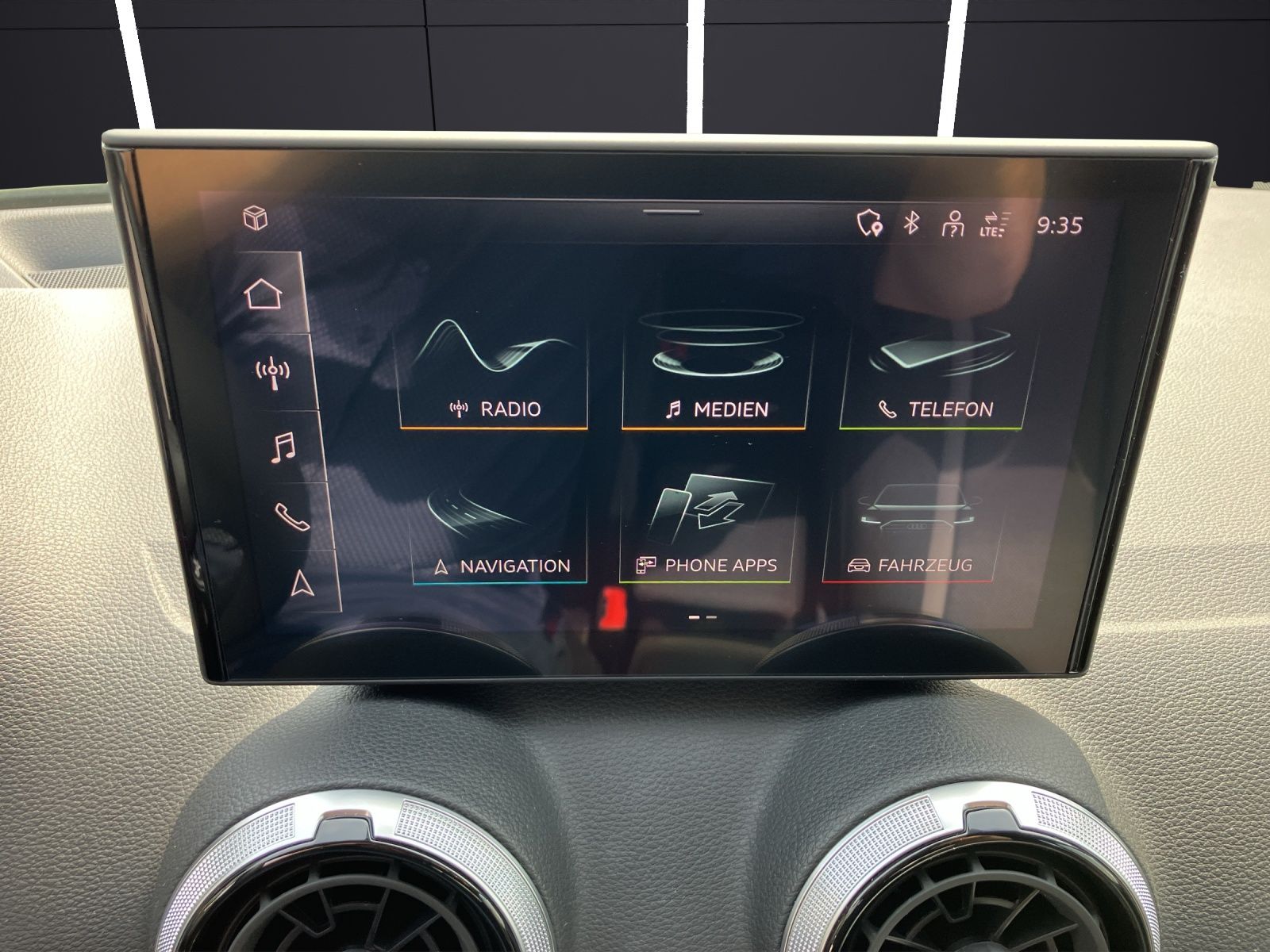 Fahrzeugabbildung Audi Q2 35 TFSI advanced LED ACC AVC RFK SH