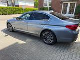 BMW 530e iPerformance - - mit Hybrid-Antrieb: Grau, Limousine