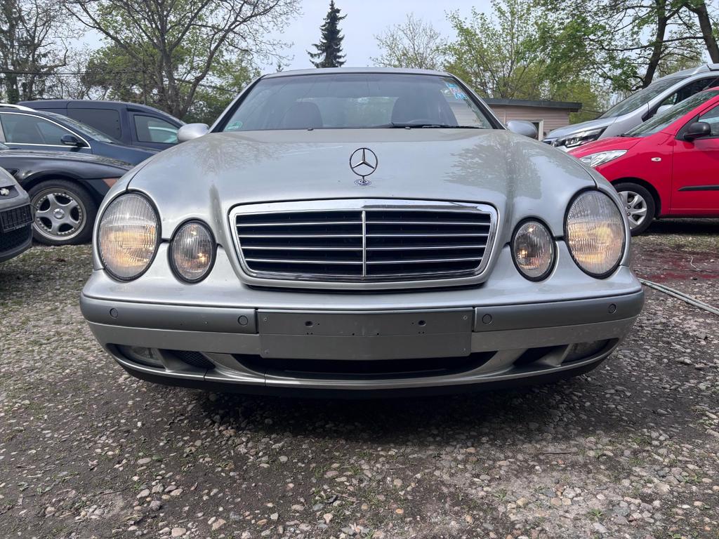 Mercedes-Benz CLK 320