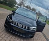 Volkswagen VW Touran 2.0 TDI 7-Sitzer Navi AHK TÜV Neu - mit Diesel-Antrieb: Beige, Van