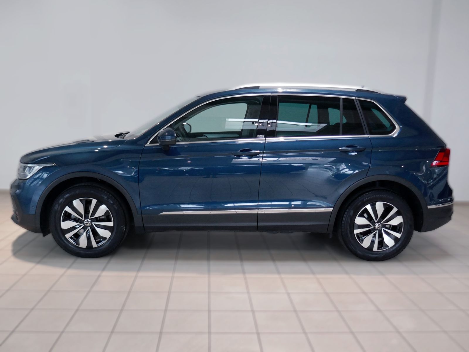 Fahrzeugabbildung Volkswagen Tiguan MOVE 1.5 TSI DSG | LED AHK RFK ACC
