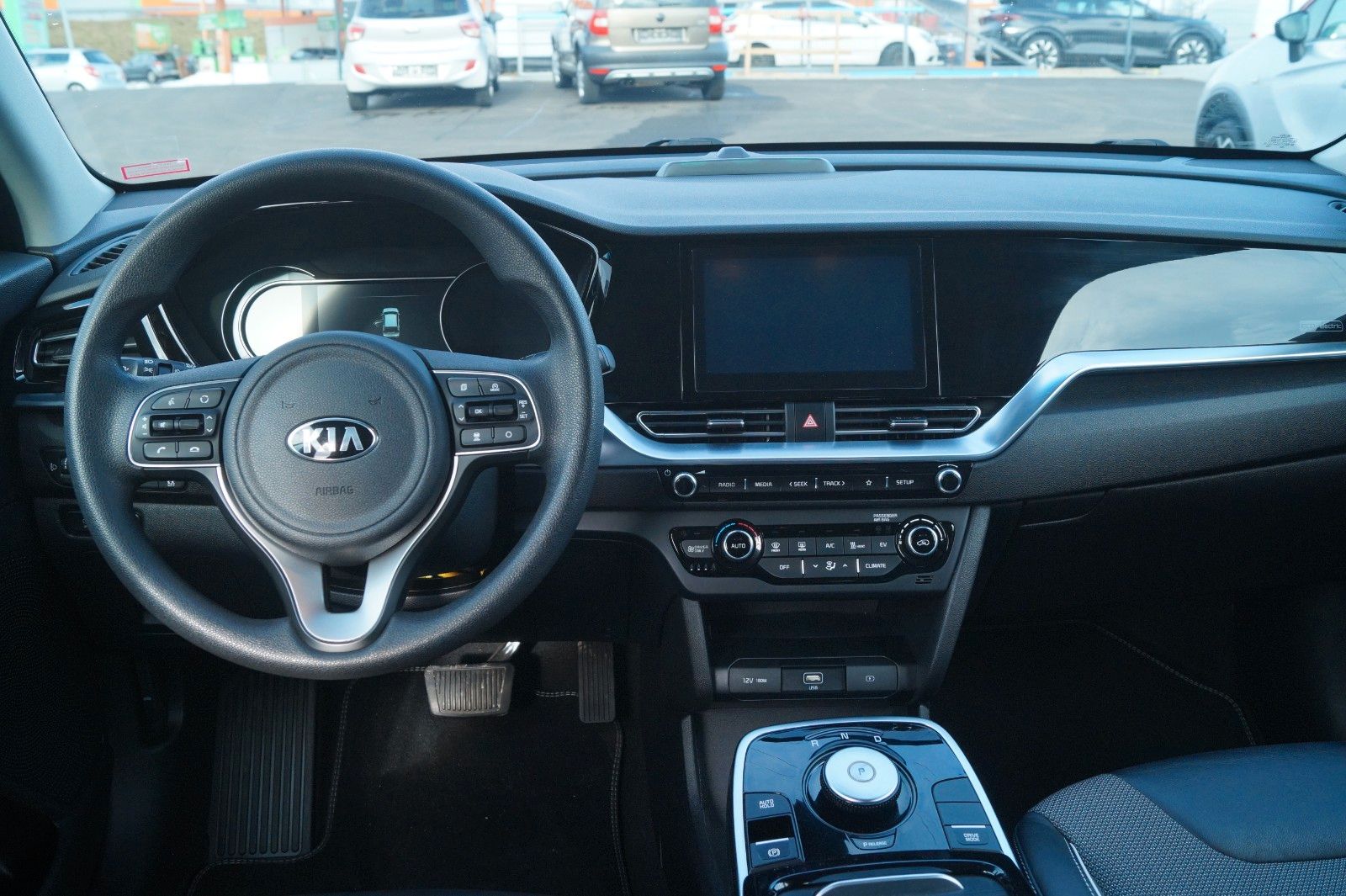 Fahrzeugabbildung Kia Niro 64kwH/150kw/SOH 97%/Wä.Pumpe