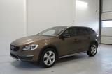 Volvo V60 CC D4 190ps Momentum - Volvo: Momentum
