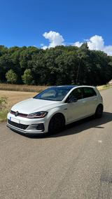 Volkswagen Golf 7 GTI | 417 PS + TÜV inkl. Eintragung - gebrauchte Kleinwagen in Marburg