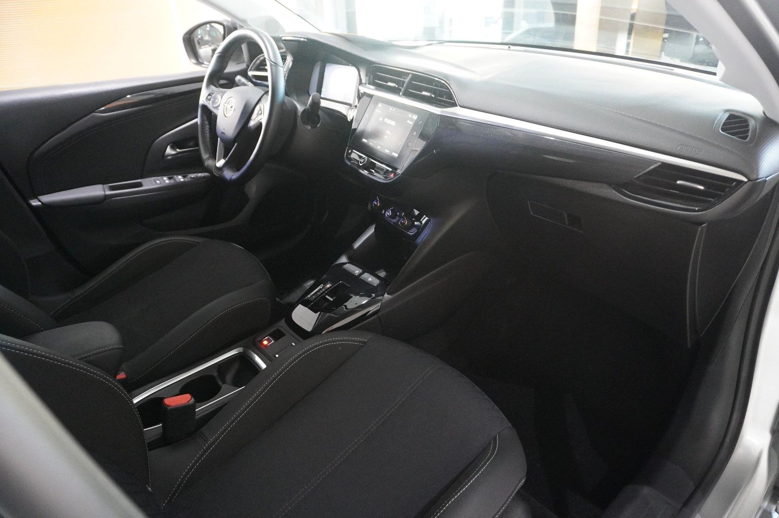 Fahrzeugabbildung Opel Corsa-e ELEGANCE 3-PHASIG NAVI/LED/KAMERA/SH/DAB