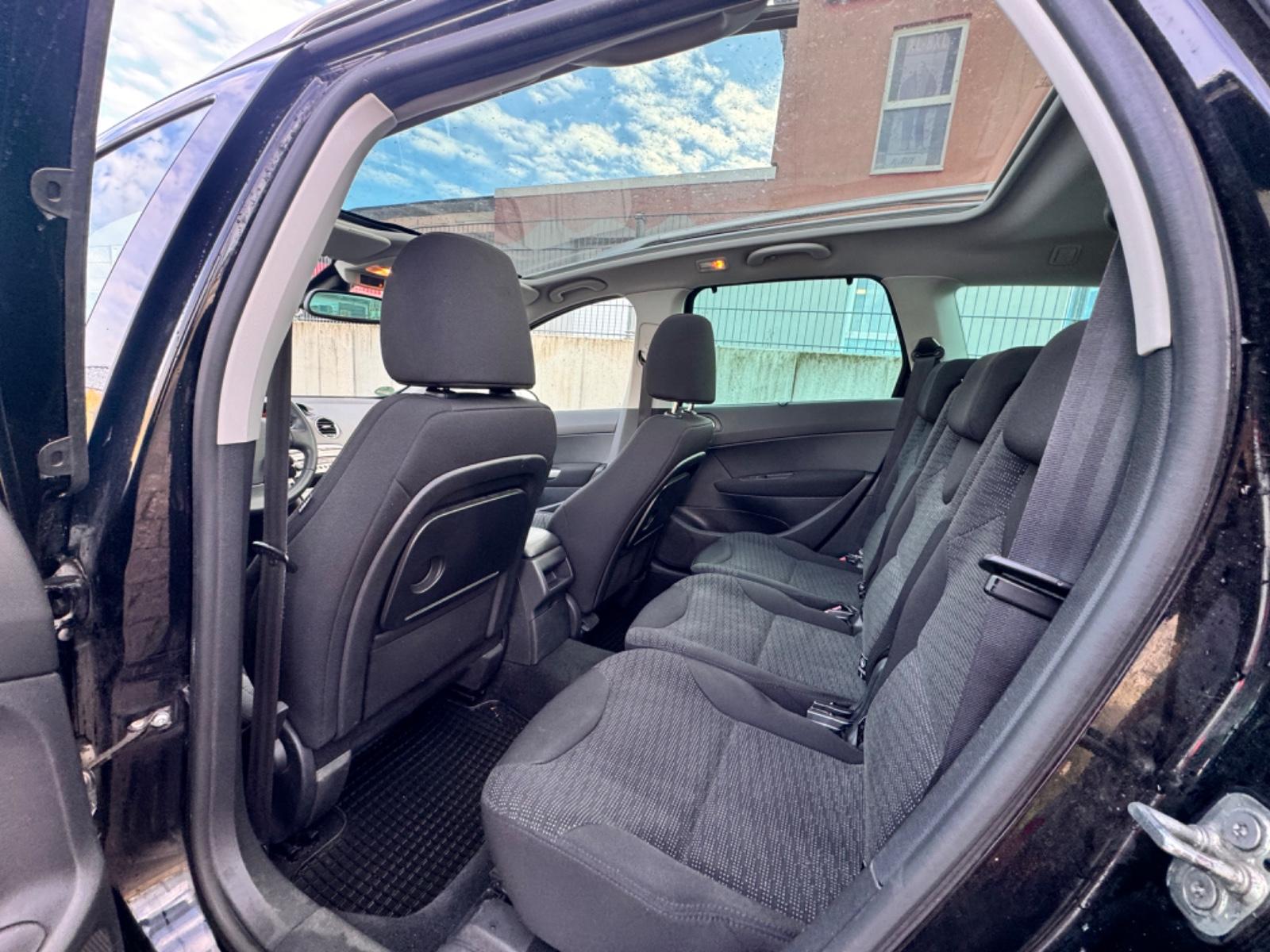 Peugeot 308 2010 — photo 18