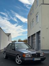 Mercedes-Benz Mercedes E280 W124 - Mercedes-Benz E 280 in Köln