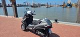 Piaggio MP3 250 LT  PKW Führerschein reicht .Kein Motorr - PIAGGIO ROLLER 250