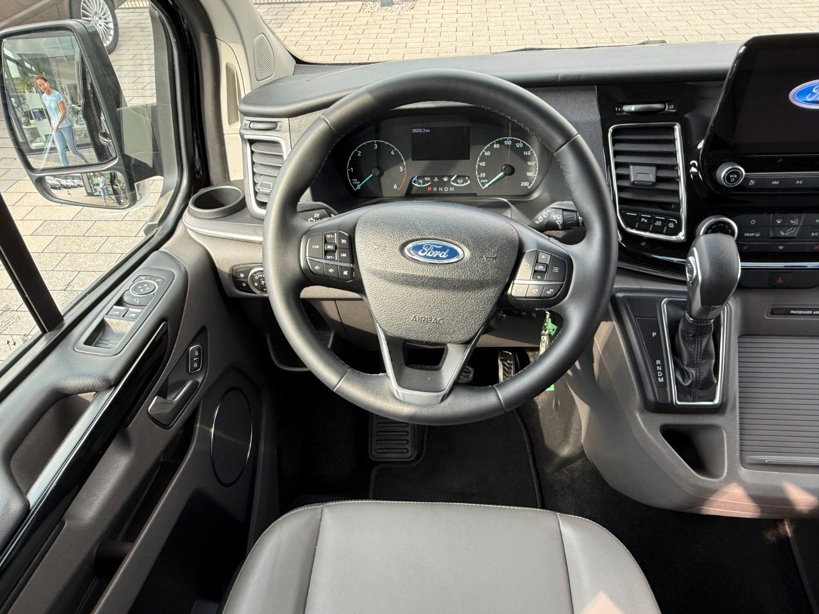 Fahrzeugabbildung Ford Transit/Tourneo Custom Kombi 320 L2 Tourneo Tita