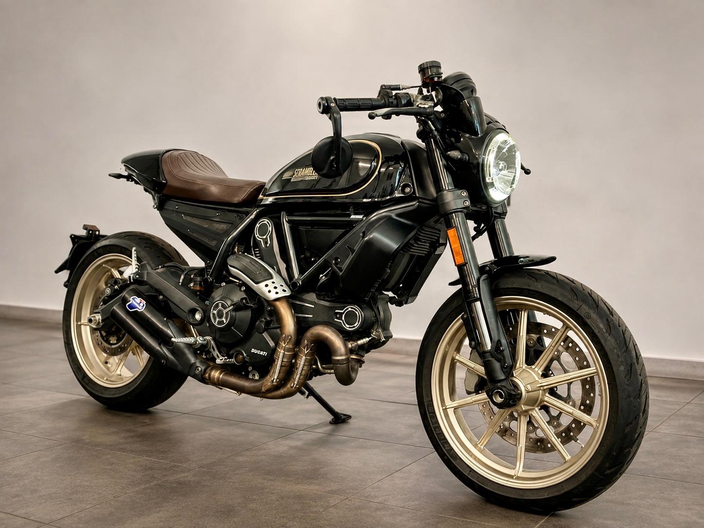 Ducati Scrambler 800 Cafe Racer | TERMIGNONI | 1.Hand