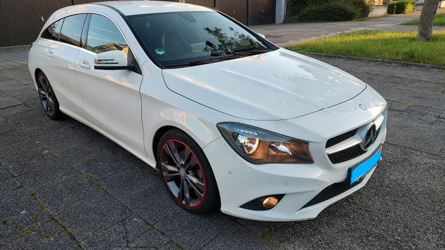 Mercedes-Benz -CLA180 Shooting Brake-Autom...