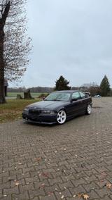BMW E36 325i Madeira Schwarz Coupé - BMW 325 aus 1994: 325i