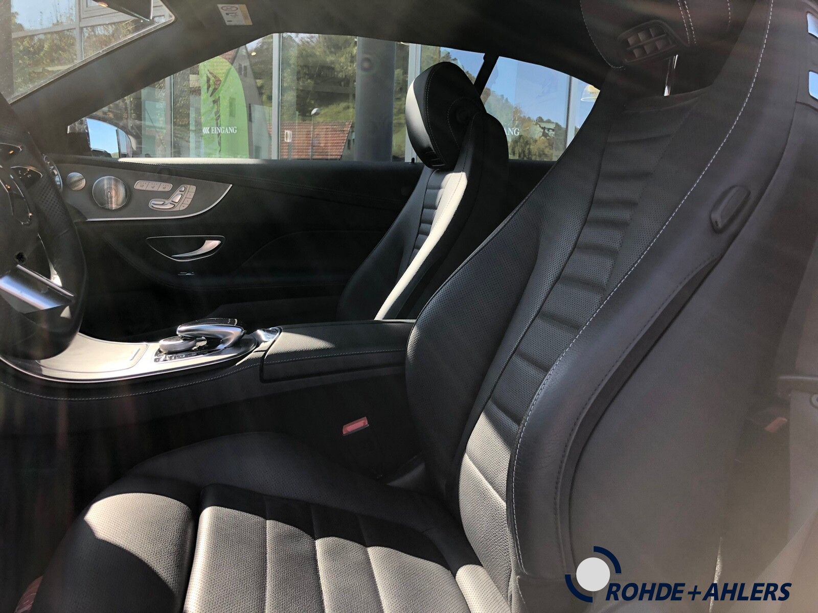 Fahrzeugabbildung Mercedes-Benz E 450 4M Cabrio AMG-LINE+DISTRONIC_NP:101.632€