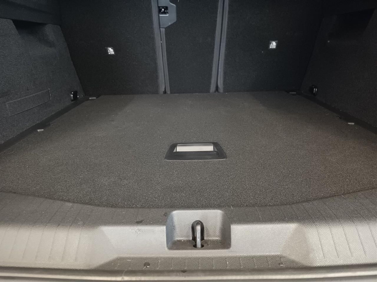 Fahrzeugabbildung Opel Grandland Edition MildHybrid 107KW AT//SHZ/LHZ/R