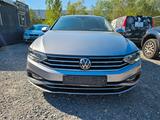 Volkswagen Passat 2.0 TDI SCR DSG Conceptline - Volkswagen Passat: Conceptline