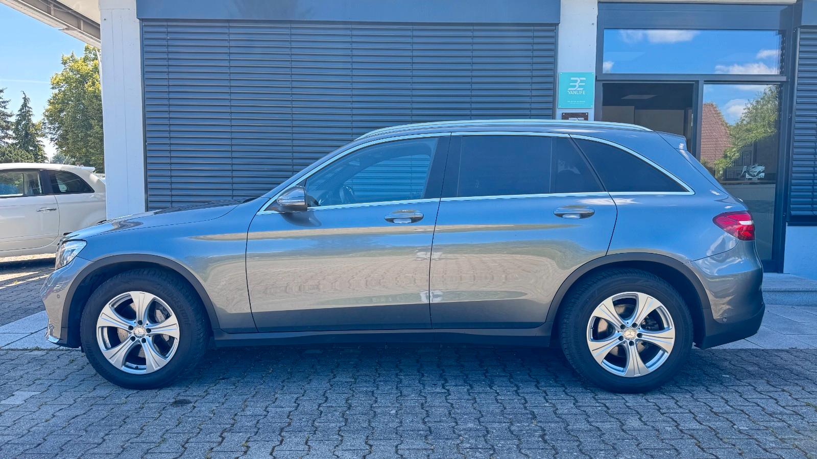 Mercedes-Benz GLC 220d AMG l MwSt l ACC l AHK l Pano l LED l