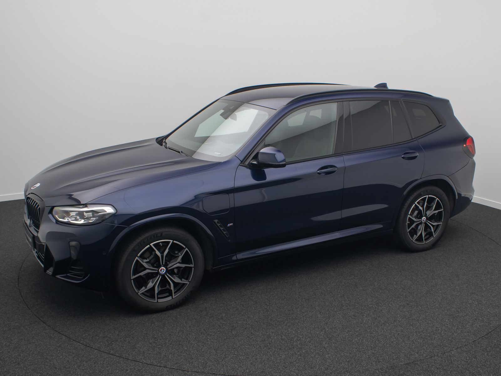 Fahrzeugabbildung BMW X3 xD30e M Sport Kamera DAB HIFI HUD Individual
