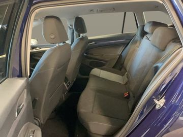 Volkswagen Golf - 11