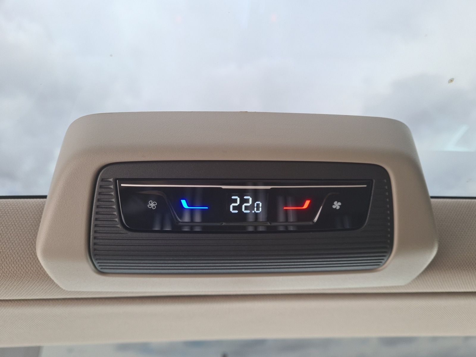 Fahrzeugabbildung Volkswagen T7 Multivan TSI DSG Style STH MATRIX ACC PANO NA