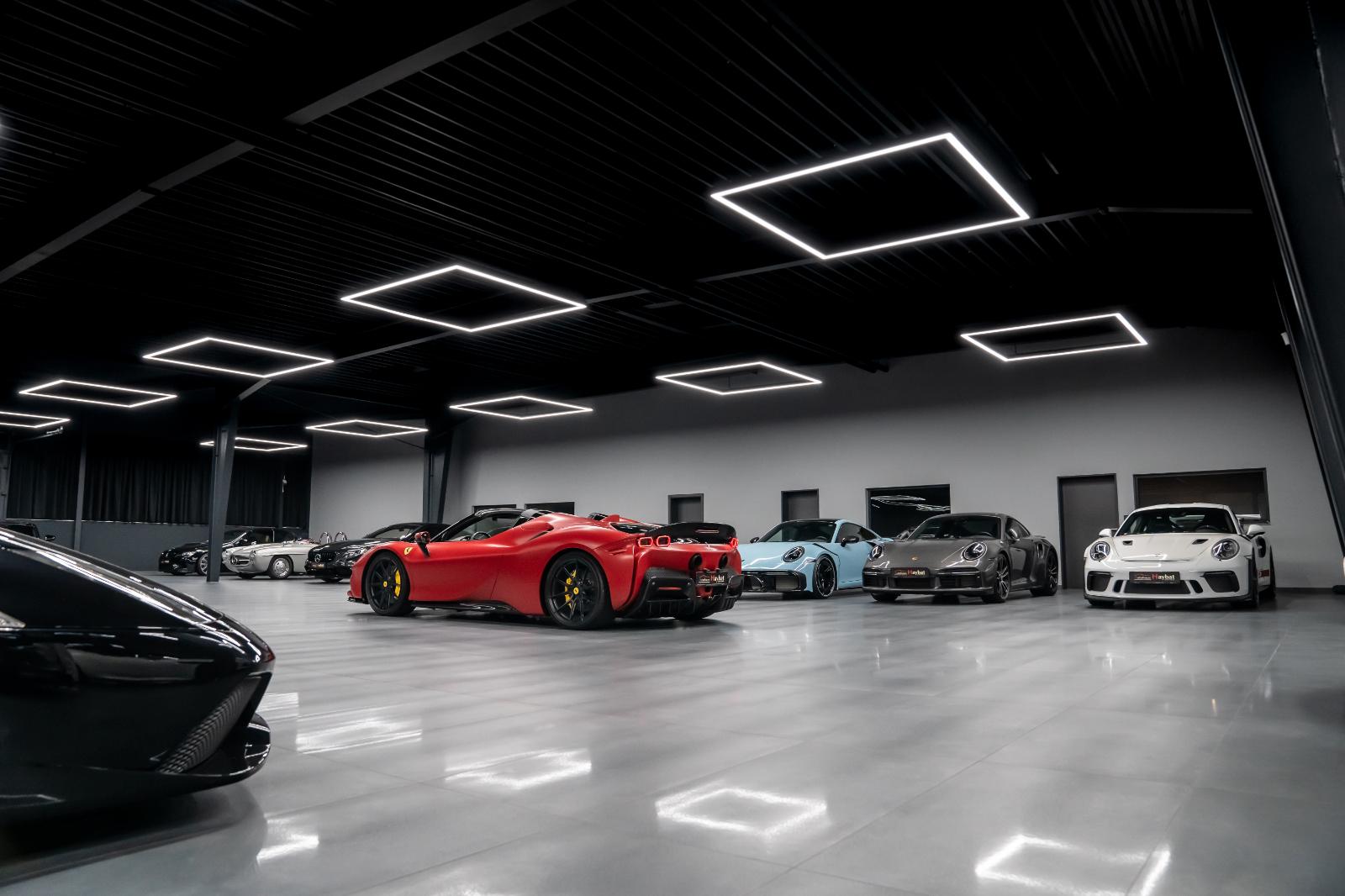 showroom-image-top